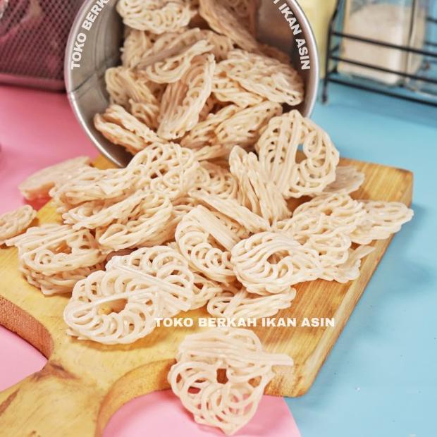 

➧ Krupuk Ikan Mie Putih 500gr / Kerupuk Ikan Tenggiri Keriting - Kecil ♞