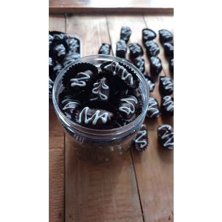 

Kurma Coklat