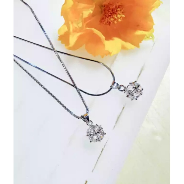 kalung putih liontin kubik