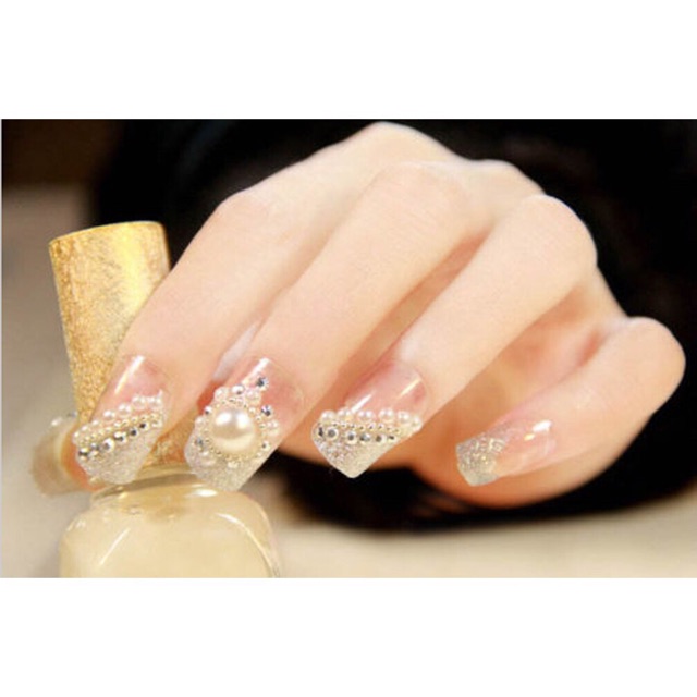 White Pearl Nail Art Wedding