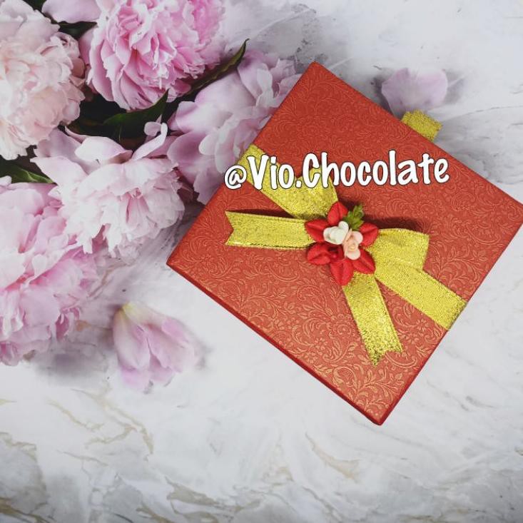 

Terbaik Vio.Chocolate, Coklat Valentine, Coklat Custom, hardbox 2susun isi 18pcs