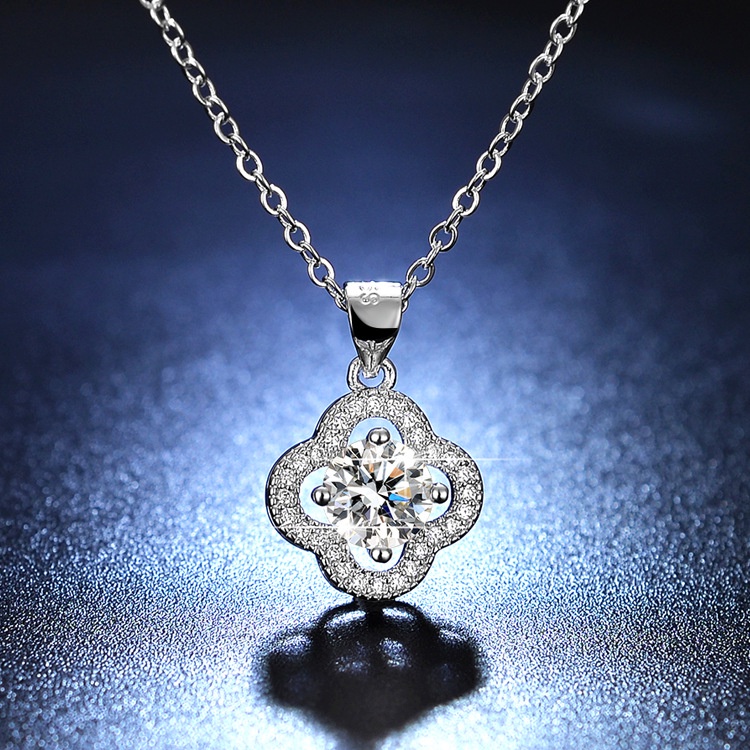 925 perak murni Lucky Four Leaf Clover Pendant Kalung berlian kalung untuk wanita Moissanite perhiasan fashion sederhana gaya Korea