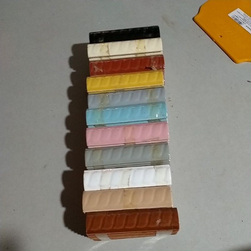 Kuku Macan Lis Keramik Granit Ulir