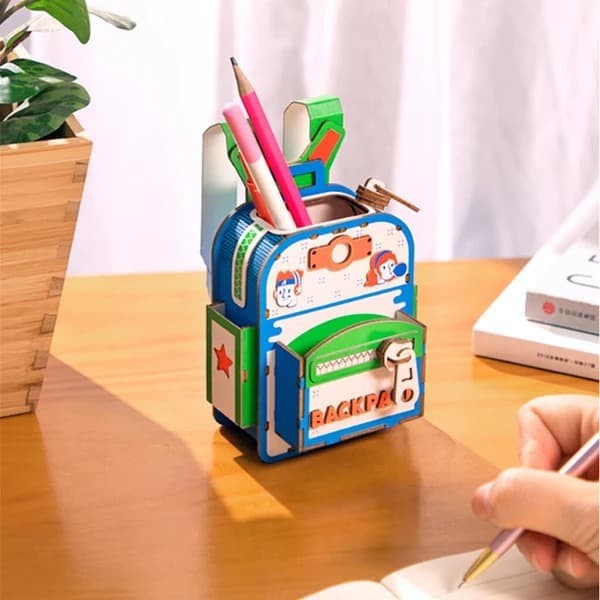 ROLIFE Robotime Diy Desk Organizer Backpacker Tg12 Penholder Hobby Toy Collection