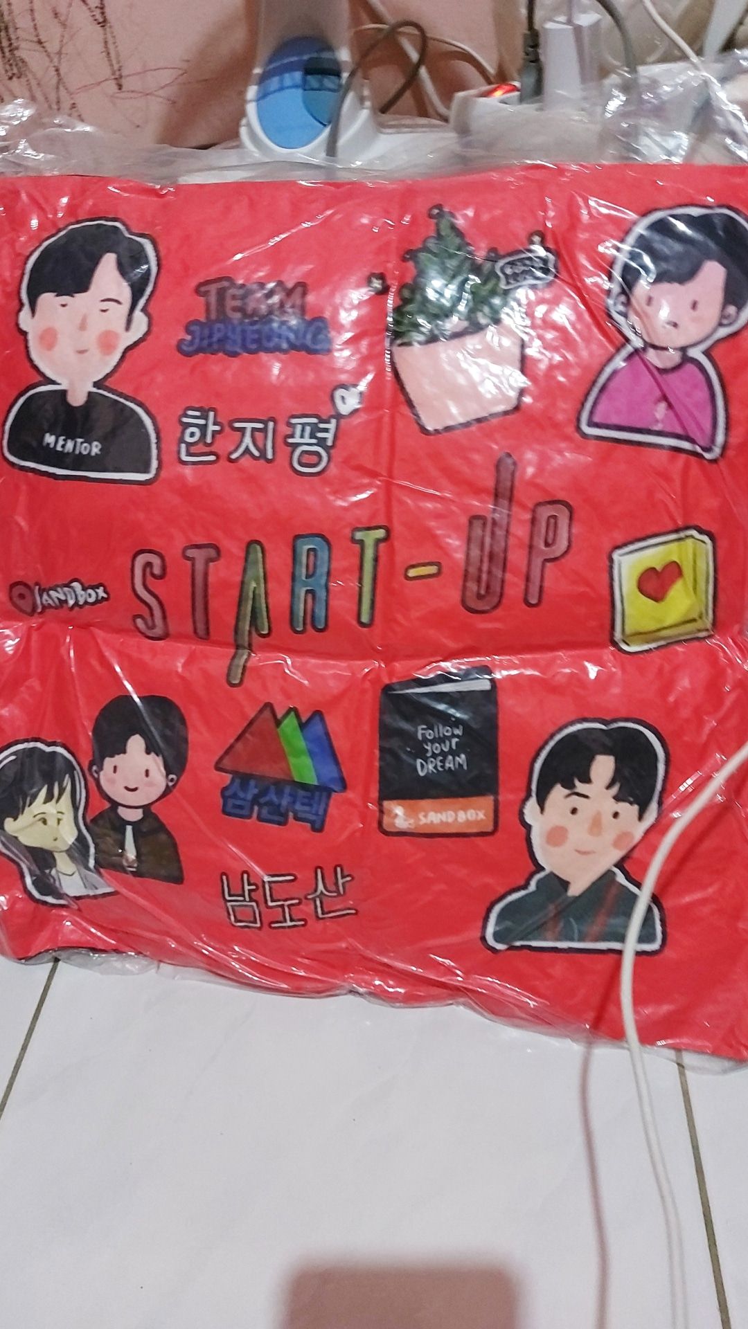 Bantal Sofa Start Up Korea - Han Ji Pyeong / Nam Do San / Seo Dal Mi 40x40 Cm - Pusat Kado Murah
