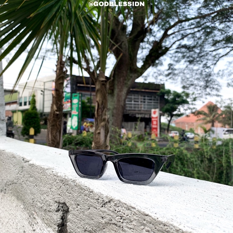 Kacamata Teresa Grey Sunglasses