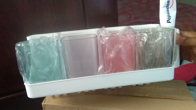 Rak Tempat Sikat Gigi Tempel Dispenser Odol Pasta Gigi Kamar Mandi - 4 Cups