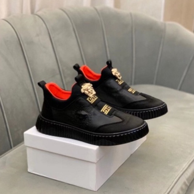sepatu sneaker pria /sepatu cowok pria/sneakers pria hitam slip on/1028