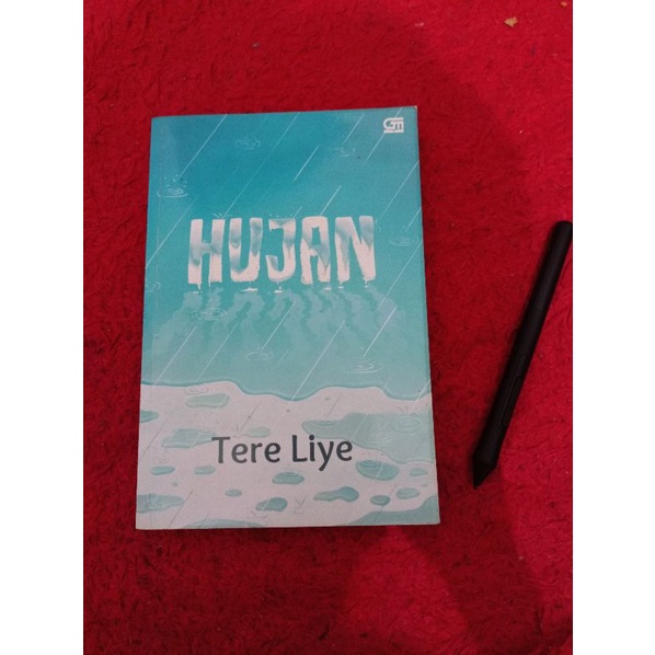 Novel Hujan Tere Liye Bertanda Tangan (Preloved Koleksi Pribadi) 100% original. Novel Tere Liye Beka