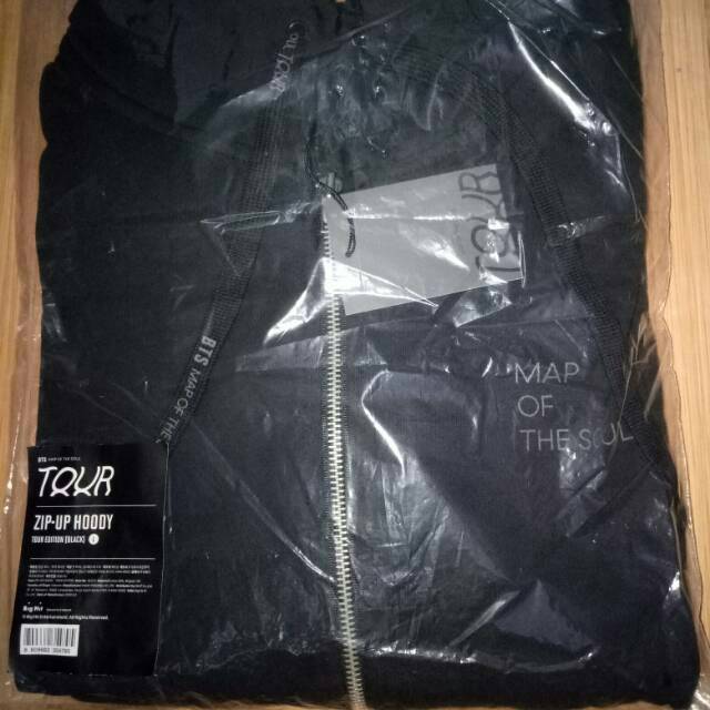 [ READY STOCK ] ZIP UP HOODIE BTS TOUR OFFICIAL UK. M