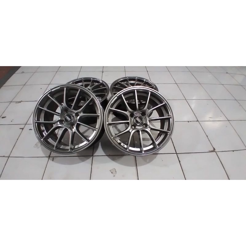 velg mobil model racing bekas ring 15x6 baut 4x100 warna silver