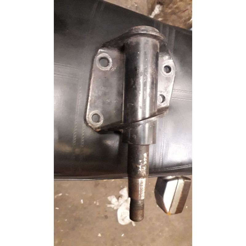 Idle Idler Arm Isuzu Panther 2.3 2.5 Original