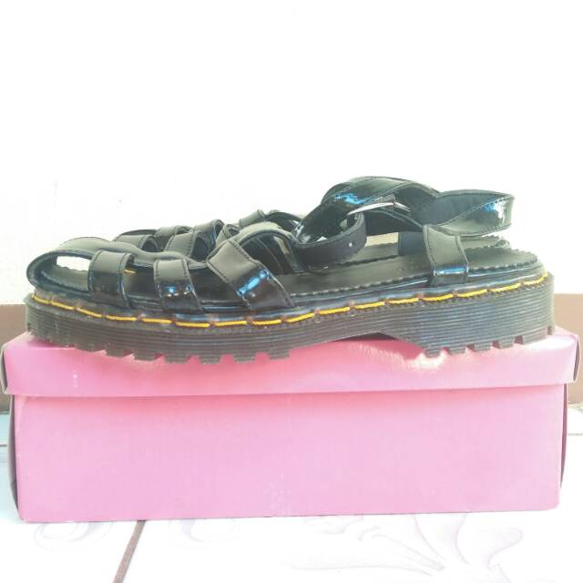 Sepatu Docmart hitam