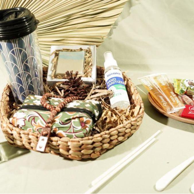 

Parsel Lebaran New Normal Kit + Makanan (Alara) Indhfebria