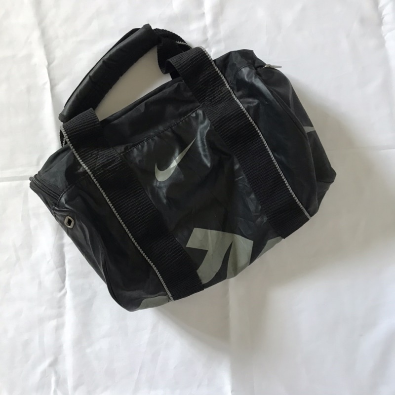 Second thrift nike duffle bag