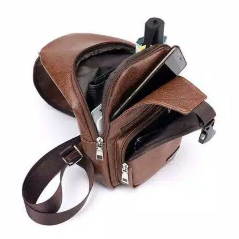 Tas selempang kulit pria / Sling bag USB port