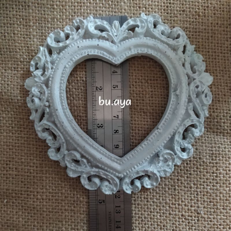 RS12 Frame Resin Love Besar