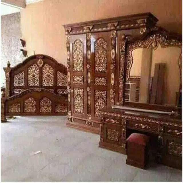 Set kamar gebyok ukir