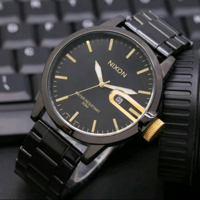 JAM TANGAN PRIA NIXON TAHAN AIR