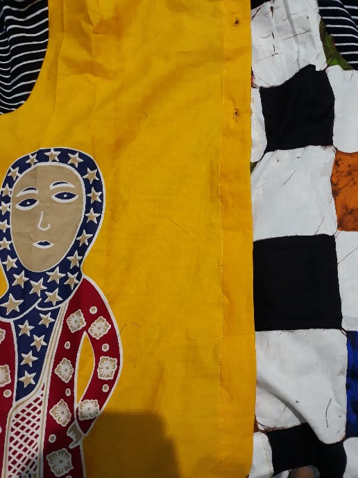 Karikatur Blouse Bu Tedjo Batik Solo