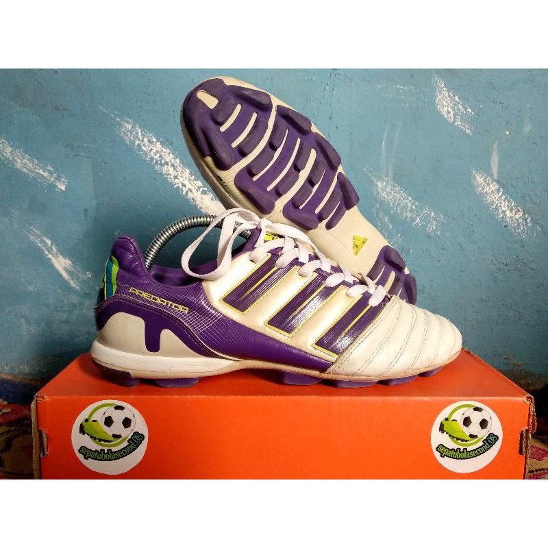 Sepatu Bola Adidas Predator Absolute