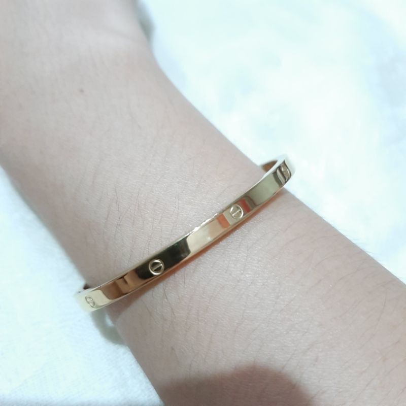 Gelang Tangan Wanita Bracelet Cartier Gold Batam