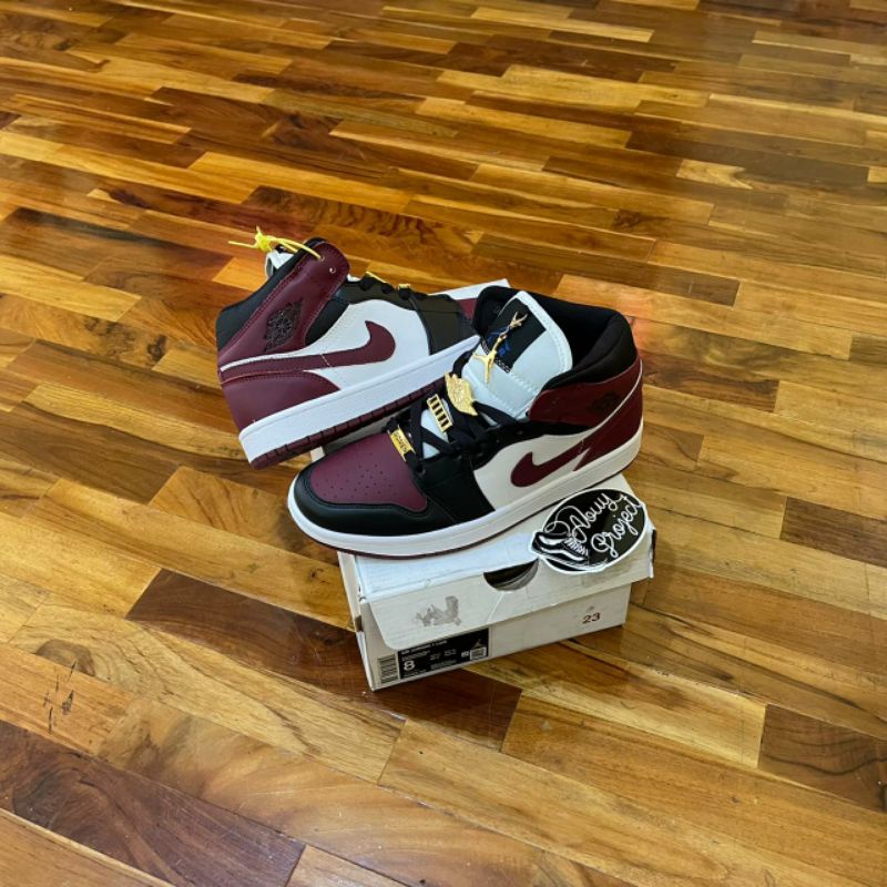 women's beetroot jordan 1