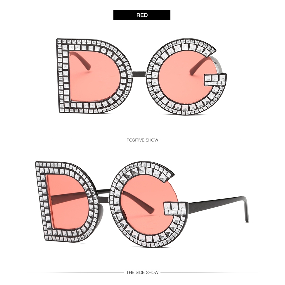 Kacamata Hitam Desain Tulisan Aksen Berlian Ukuran Besar Untuk Wanita