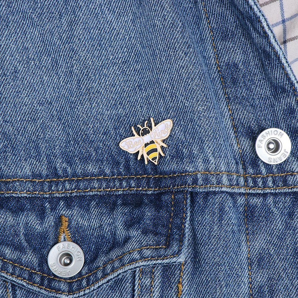 Bros Pin Enamel Bentuk Sarang Lebah Untuk Aksesoris Fashion Wanita