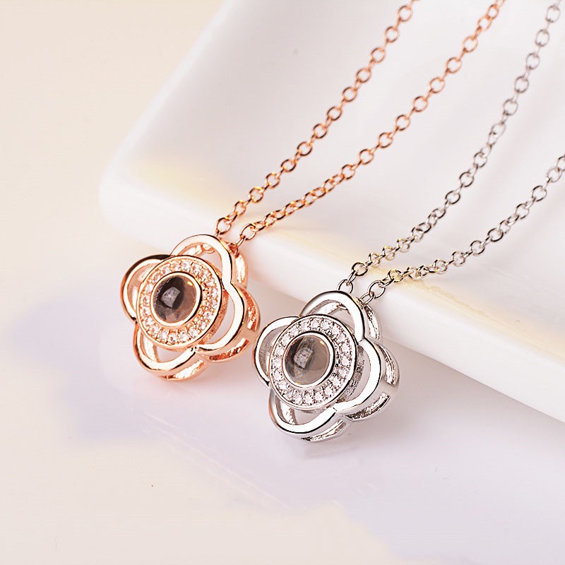 [Ready Stock]Fashion Personality Four-Leaf Clover Diamond Pendant Necklace