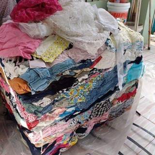 Partai besar dan kecil Jual  segala jenis baju  pl import  