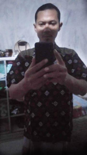 Kemeja Batik Pria Motif Abas