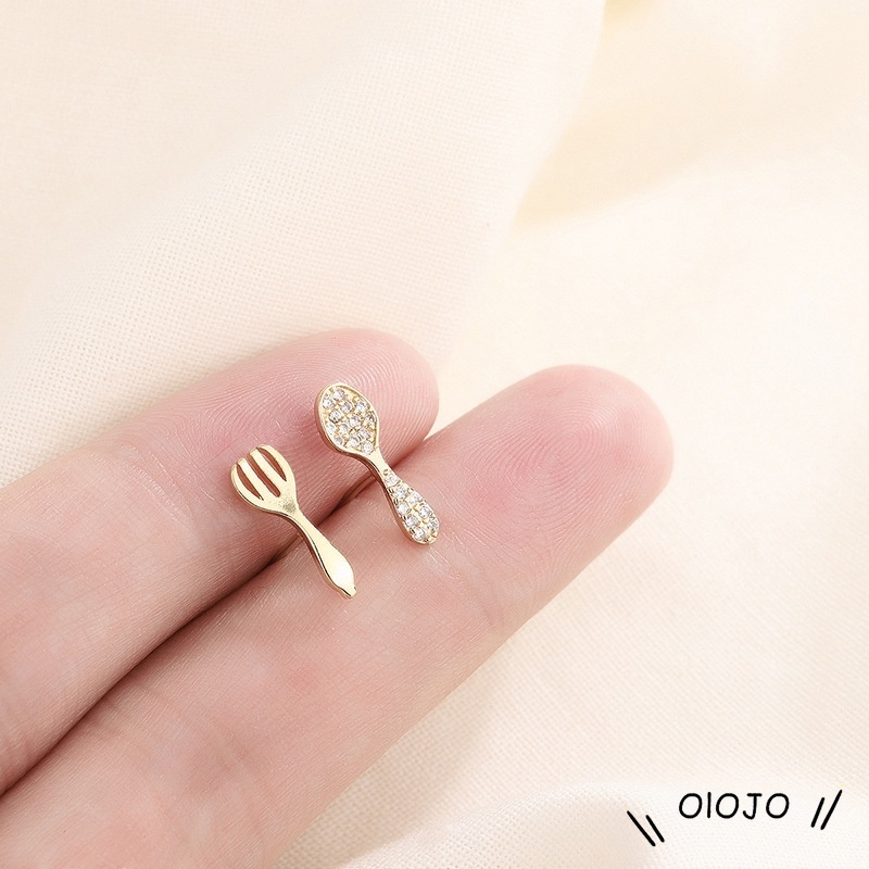 2 Pcs Perak Jarum Zirkon Anting-Anting Bunga Kupu-kupu Huruf Sendok Tulang Telinga Kuku Wanita Fashion Aksesoris - ol