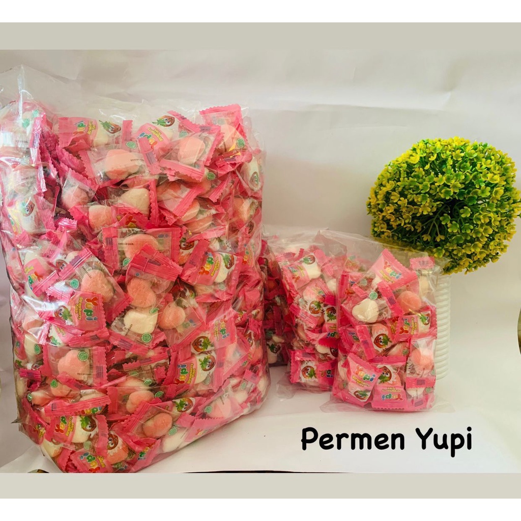 

PERMEN YUPI STRAWBERRY, MANGO DAN FRUITTY 250 GRAM - Permen Yupi/Yupi Toples/Yupi 250 Gram/Yupi Rasa Strawberry/Yupi Love/Yupi Mango/Yupi Fruitty