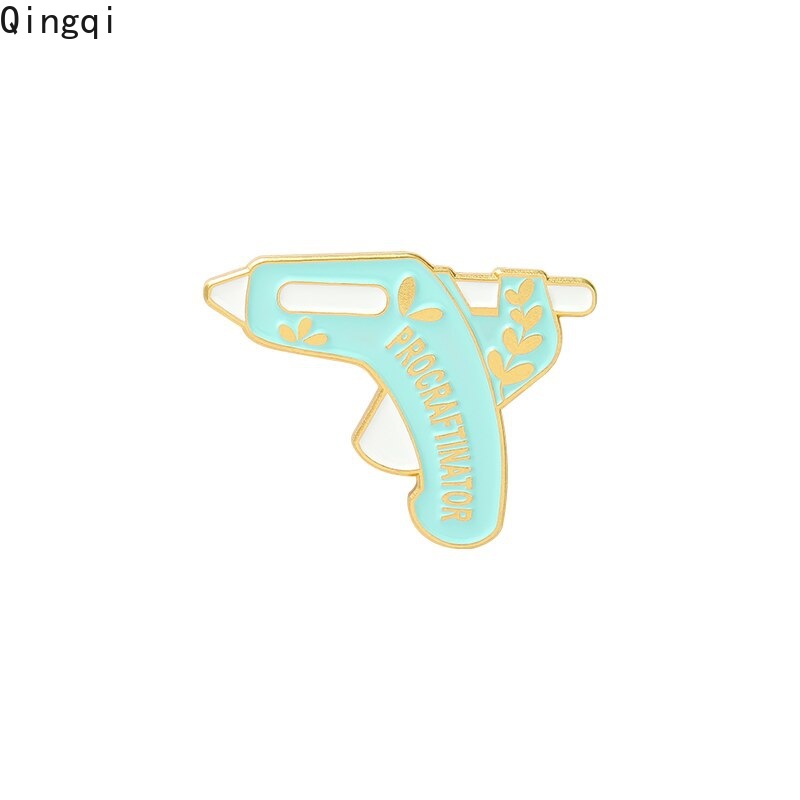 Bros Pin Enamel Desain Mesin Jahit Gunting Pita Ukur Feminist Untuk Hadiah