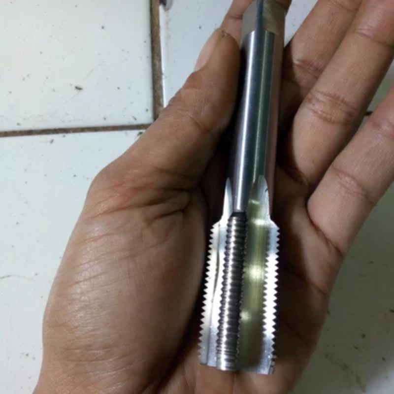 tap. hand tap. tap kiri m20x1.5L hss
