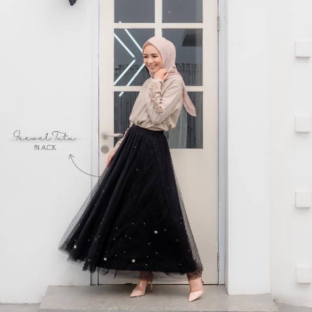 long tutu skirt with flower pearl