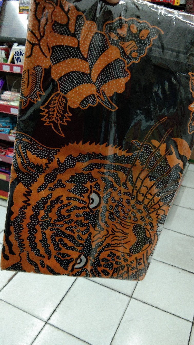 Kain Batik Solo Motif Harimau Warna Kuning
