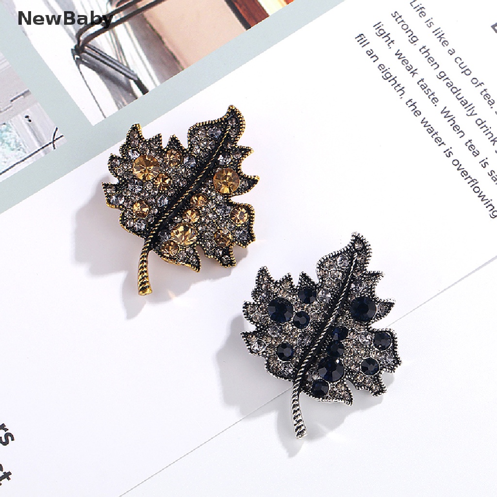Bros Pin Bentuk Daun Maple Aksen Berlian Imitasi Gaya Retro Untuk Dekorasi Pernikahan