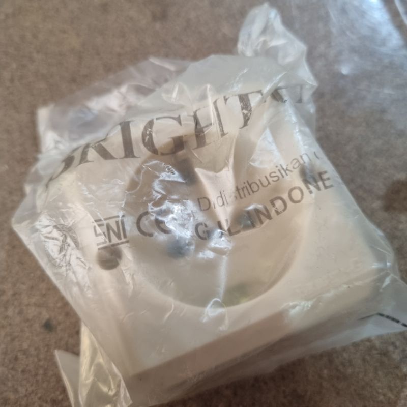 Stop Kontak Bright G OB untuk tembok