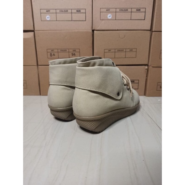 sepatu boots wanita murah / sepatu boot cewek /sepatu boot perempuan / boot wedges murah ZB3