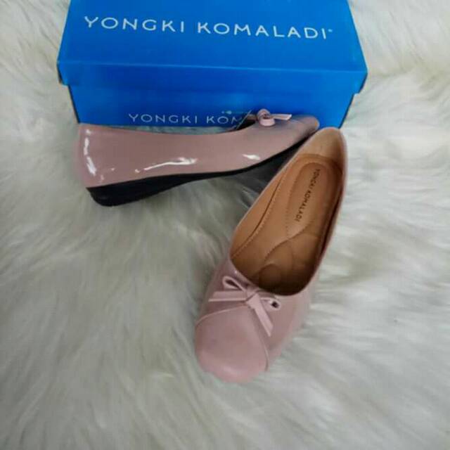 Yongki komaladi sepatu flat wanita