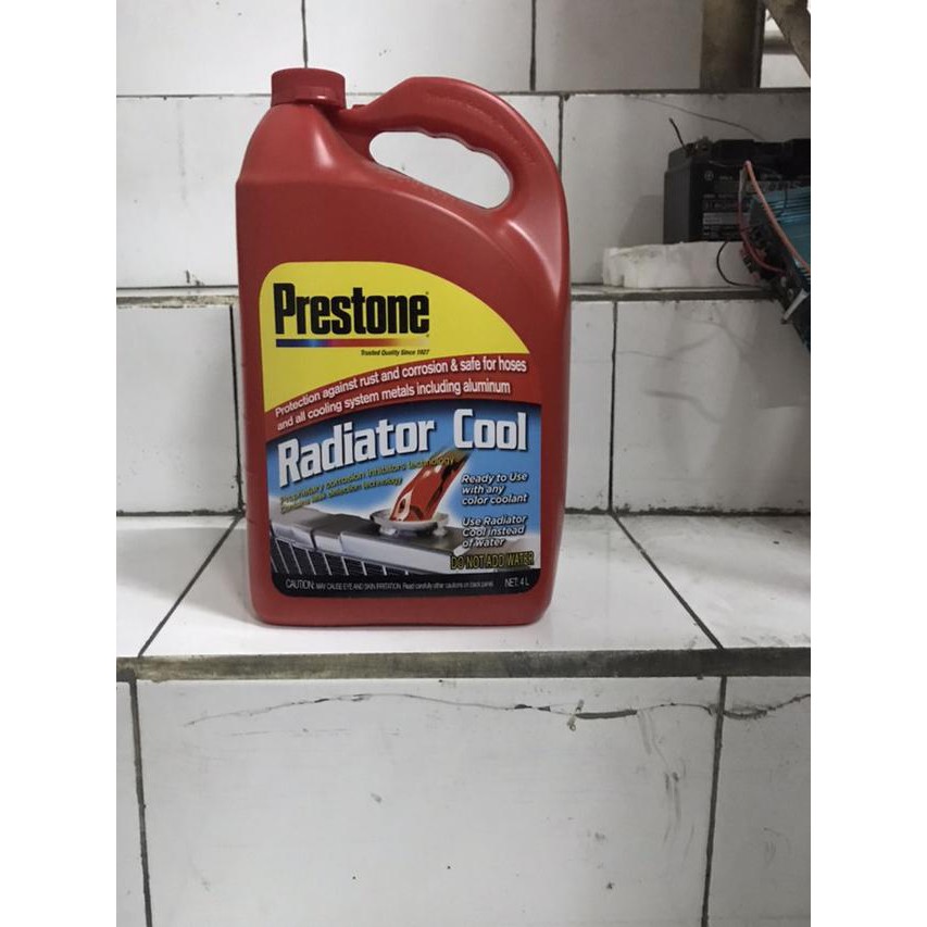 Prestone Radiator Coolant / air radiator (merah) 4L
