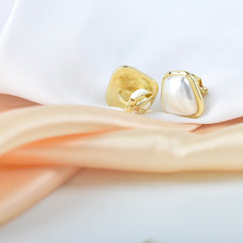 Anting Klip Tanpa Tindik Desain Geometri Hias Mutiara Imitasi Warna Emas Gaya Korea Untuk Wanita