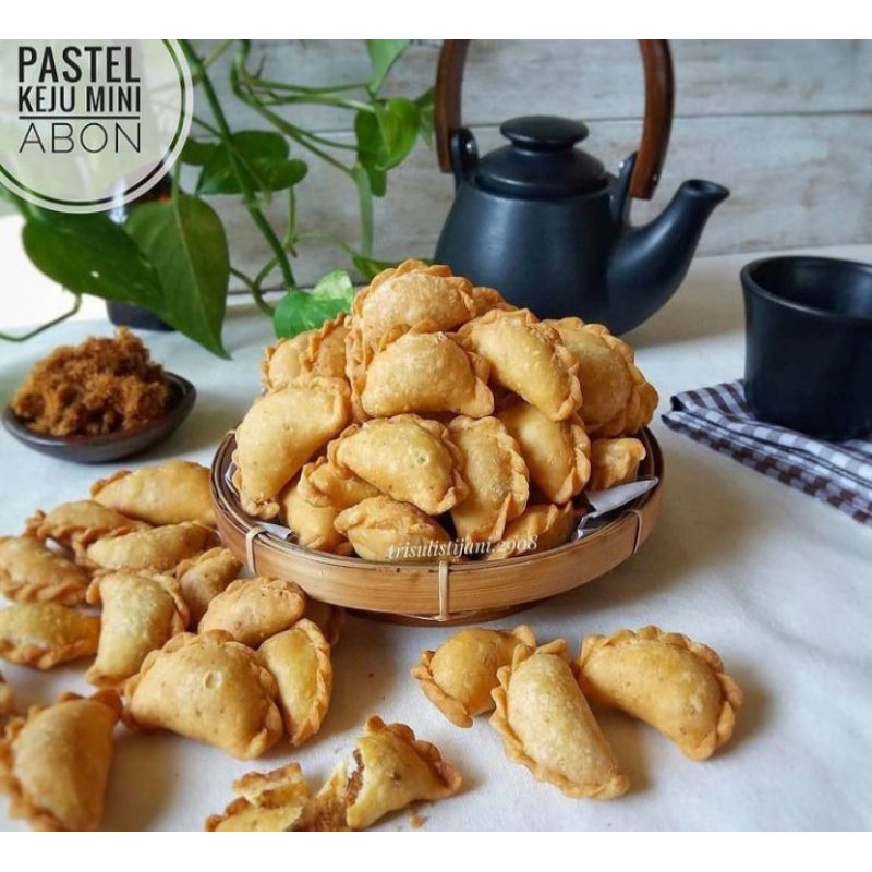 

Kue kering pastel pahlawan isi abon
