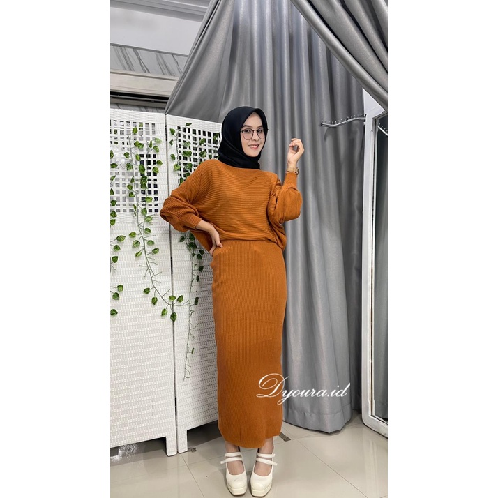 setelan reina by dyoura / setelan rajut /setelan batwing rajut