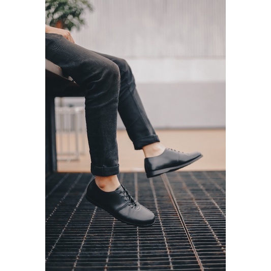 Sepatu Formal Kulit Asli - Vigos Fast Black