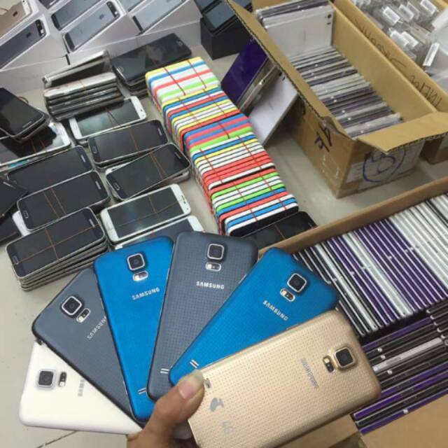 Samsung galaxy s5 4G LTE lecet pemakaaiian 90%-99%batangan hp+charger