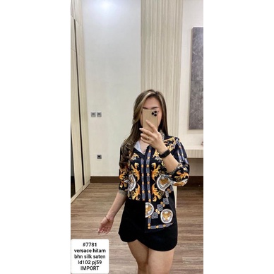 KEMEJA SILK VERSACE HITAM 7781