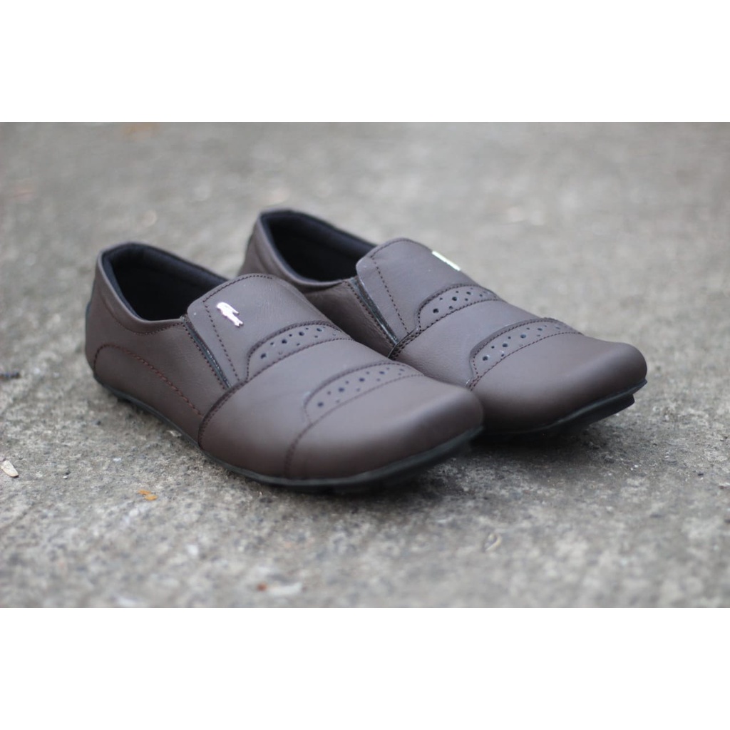 Sepatu Pria Kasual Slip On Keerja Kantoran Kuliah Santai Jalan Naik Motor Naik Mobil Gaul Nongkrong 
